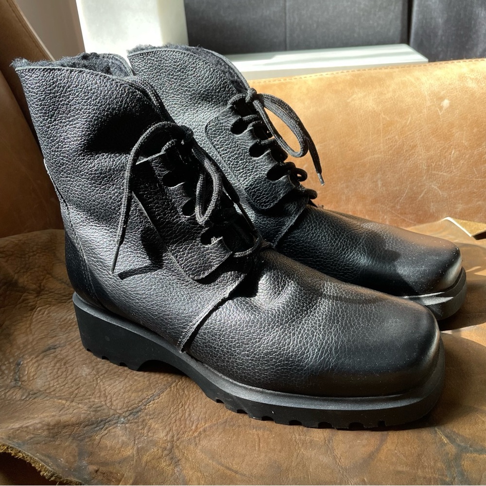 La Canadienne black leather square toe fur lined boots winter fall cozy vintage